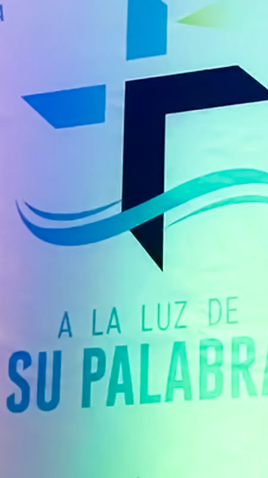 A la Luz de Su Palabra — Identidad