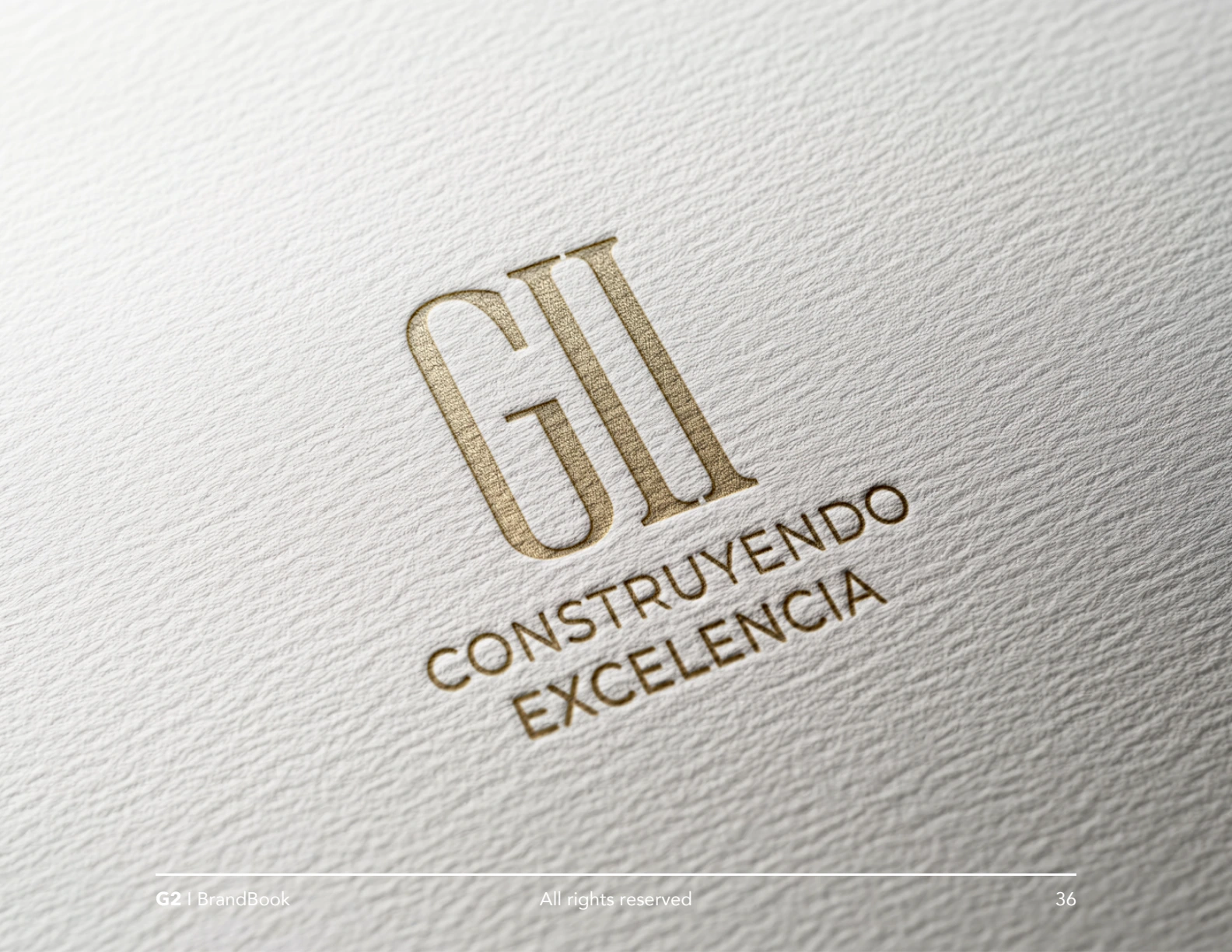 Constructora G2 — Firma en relieve · Visualización