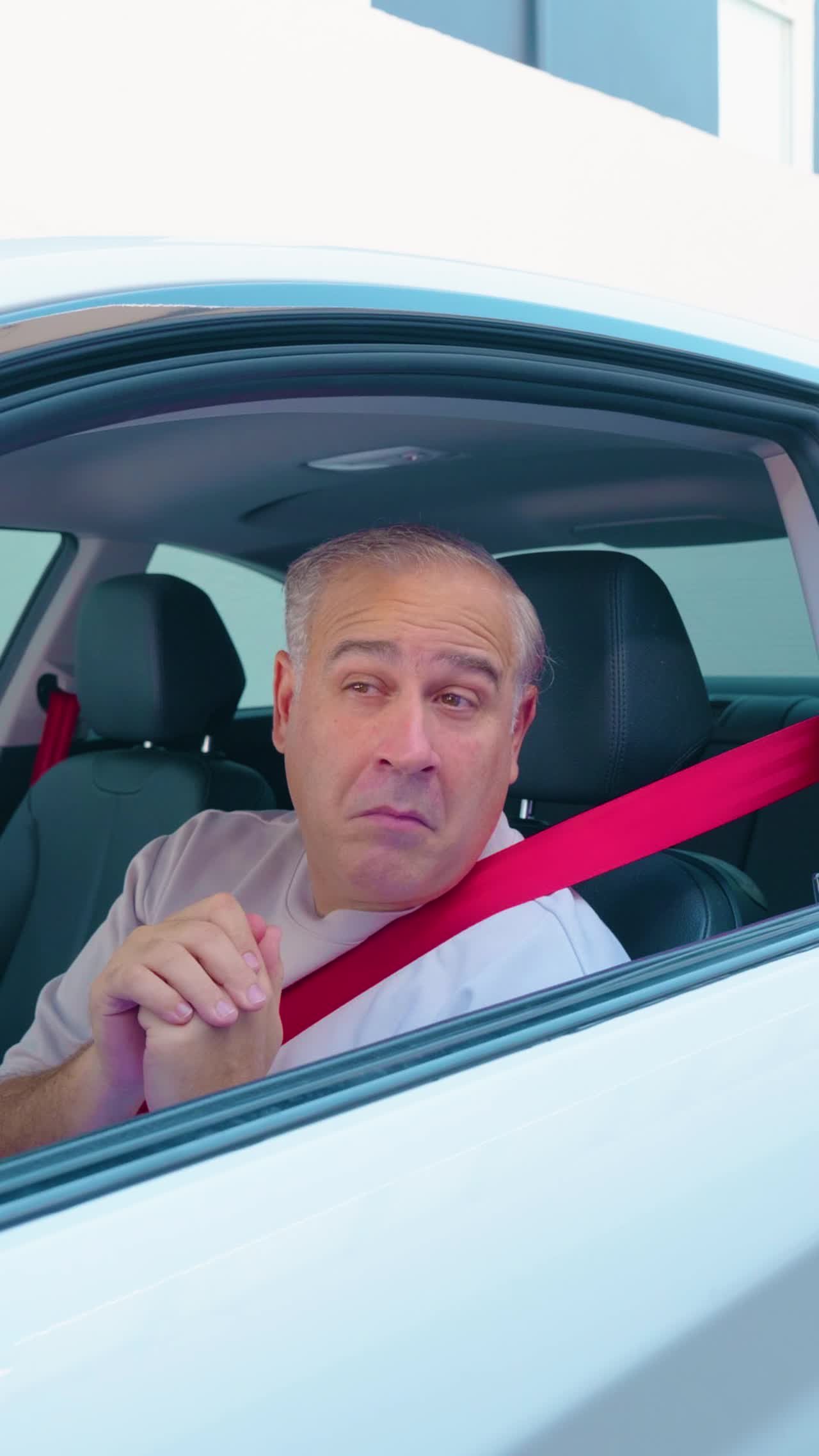 Seguros Chat — Fotograma del comercial Drive-thru