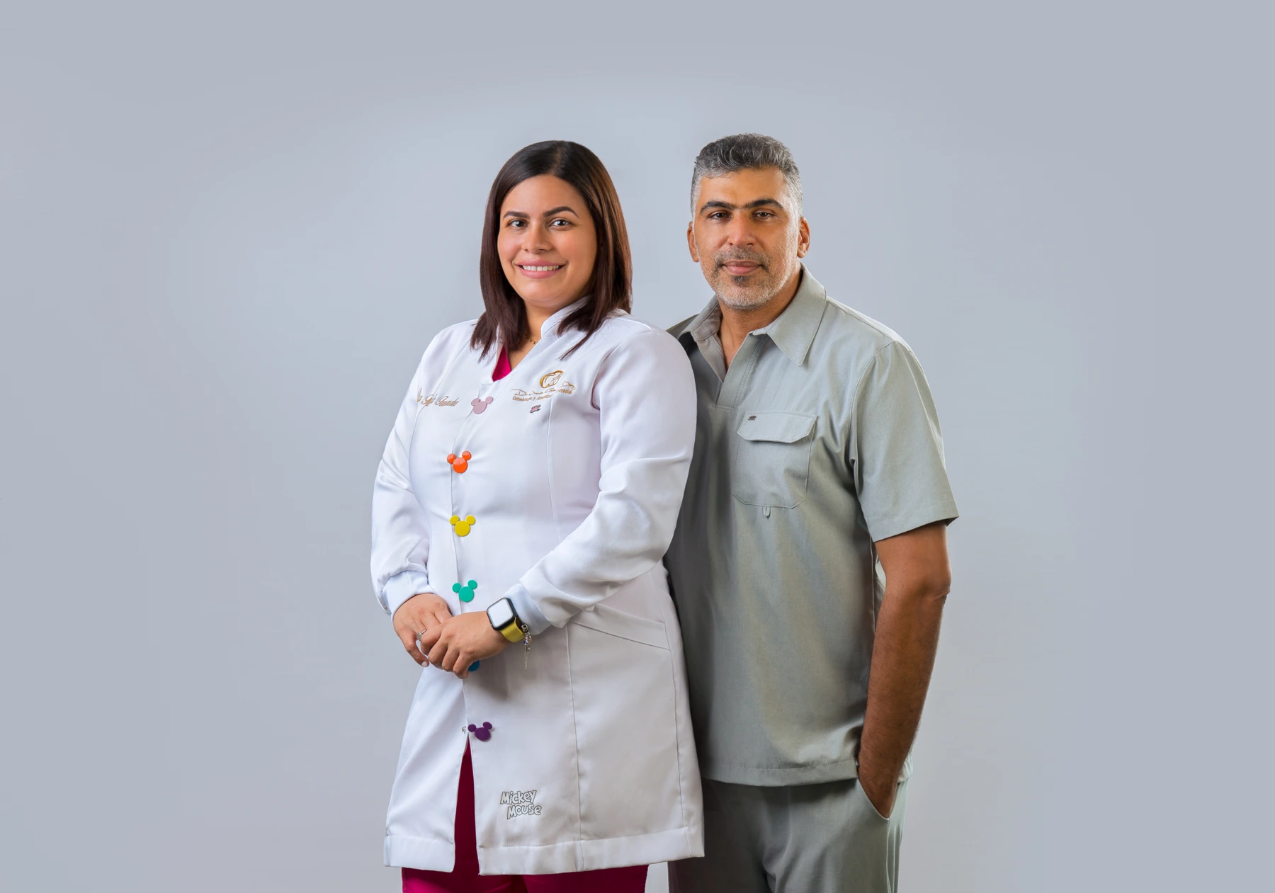 Dr. Junen — Fotografía del archivo de producción