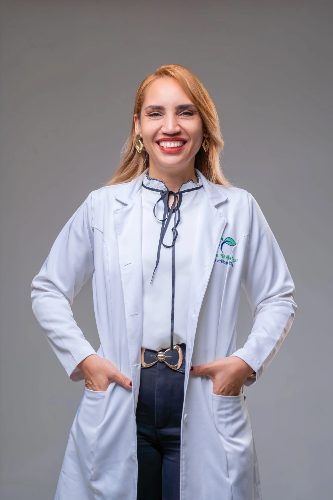 Dr. Natalie Fulcar — Retrato profesional