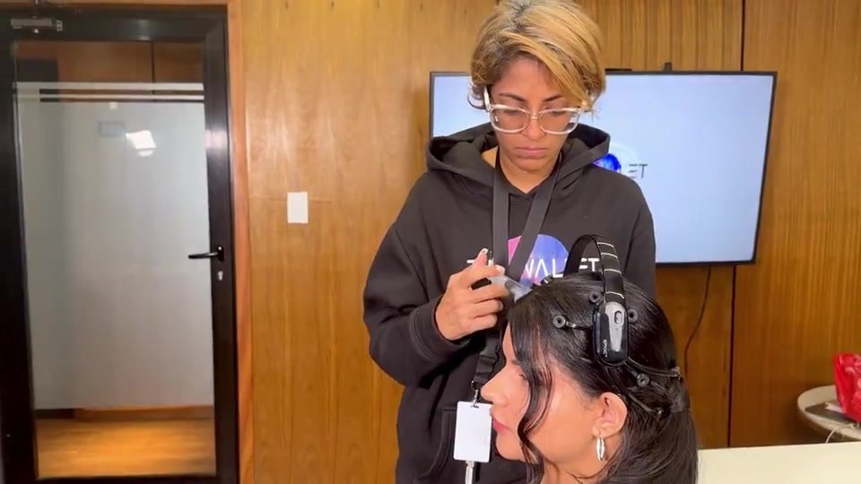 Preparación de una sesión de EEG en The Wallet NeuroLab